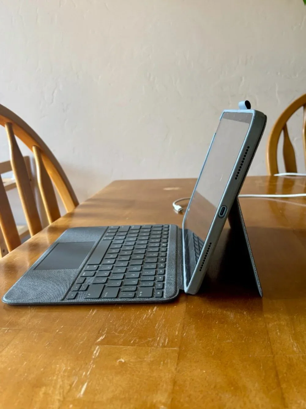 Logitech compatible ipad